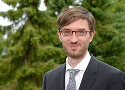Dr. Matthias Theubert